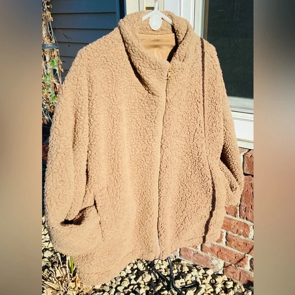 LaMiel NWT Sz-L Tan Faux Sherpa/Silk Lightweight & Cozy Spring/Fall/Night Jacket - Picture 4 of 16